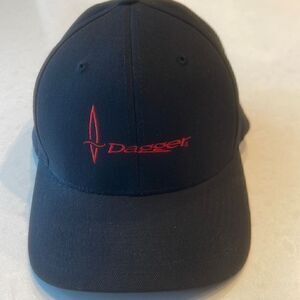 Dagger flex fit men’s hat excellent condition.